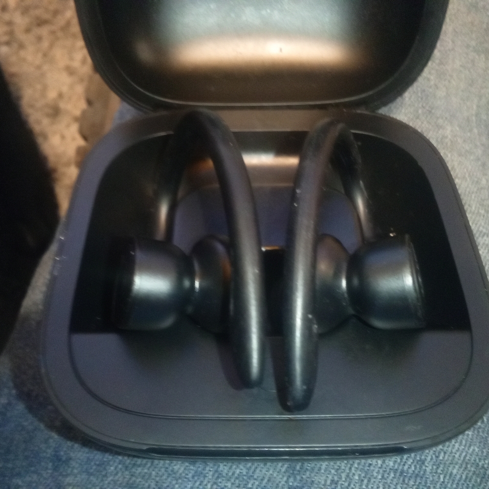 Awesome Sound Great Price Near New!